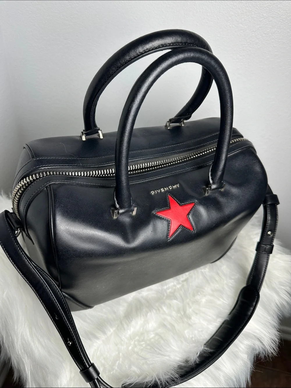 💯Authentic Givenchy Black Leather Star Satchel Crossbody Bag🍀